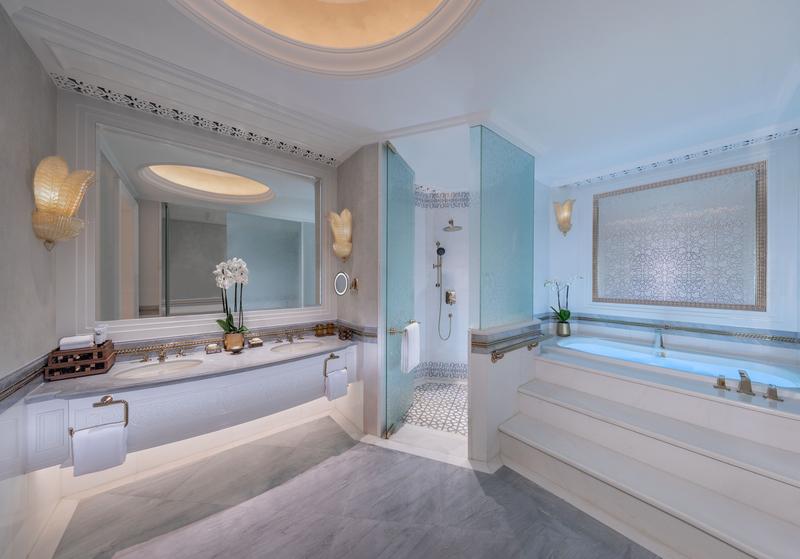 Emirates Palace Mandarin Oriental// bathroom