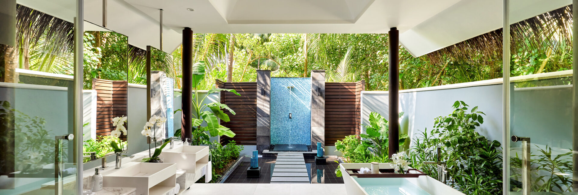 Niyama Private Islands - Deluxe Beach Pool Villa Bathroom