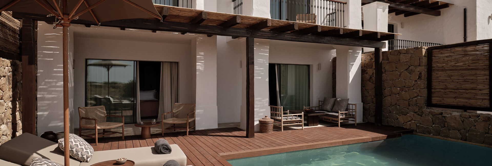 OKU-ANDALUSIA_Deluxe-Suite-Private-Pool_31372_LowRes
