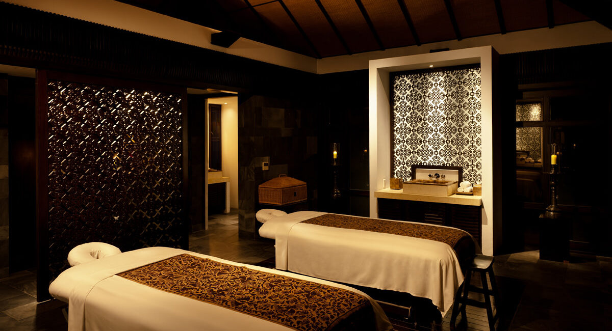 Four Seasons Resort The Nam Hai/ Heart of the Earth Spa