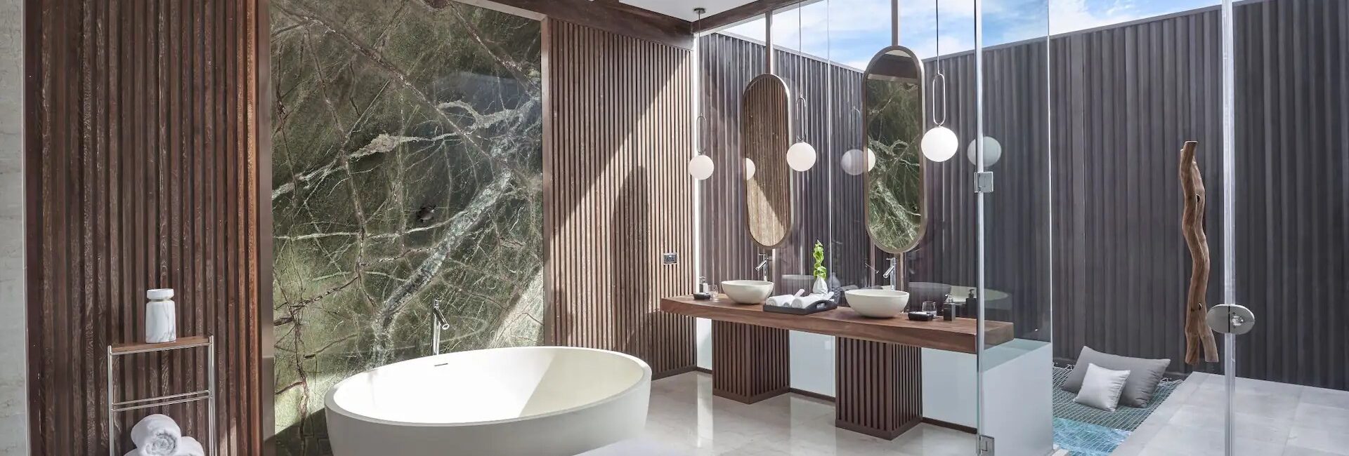 Park Hyatt Hadahaa//Bathroom